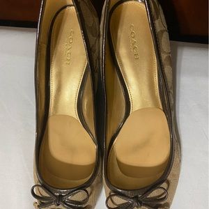 🔥Last Chance Authentic COACH wedge brown and tan size 9.5 ladies shoes